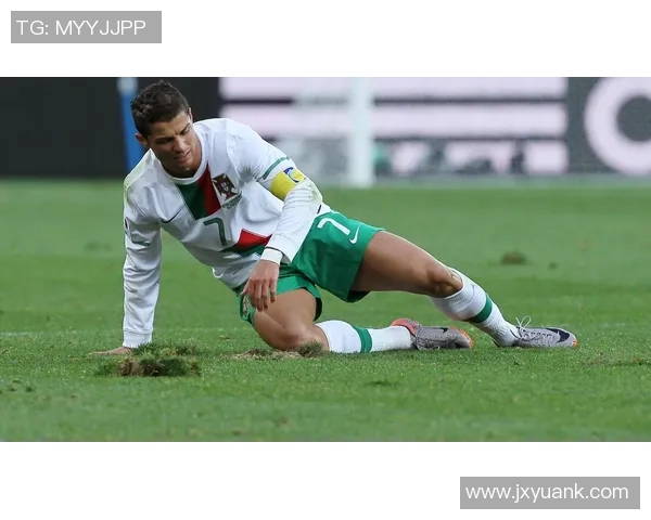 帅气足球明星精彩瞬间集锦视频展现球场风采与魅力