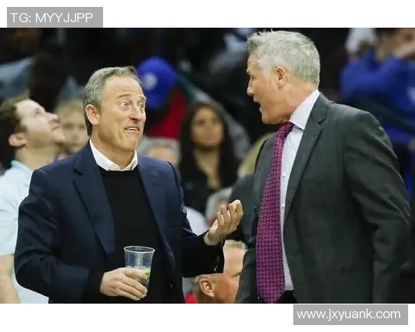 哥伦比亚与乌克兰激战正酣谁能在友谊赛中笑到最后